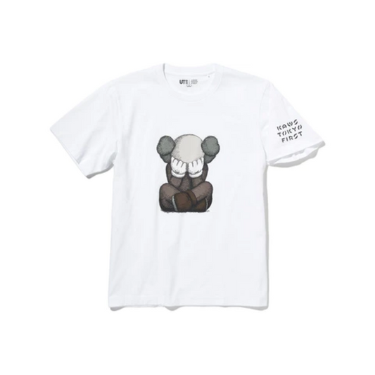 KAWS x Uniqlo Tokyo First Mori Arts Gallery T-shirt exclusif (taille japonaise) - Blanc 
